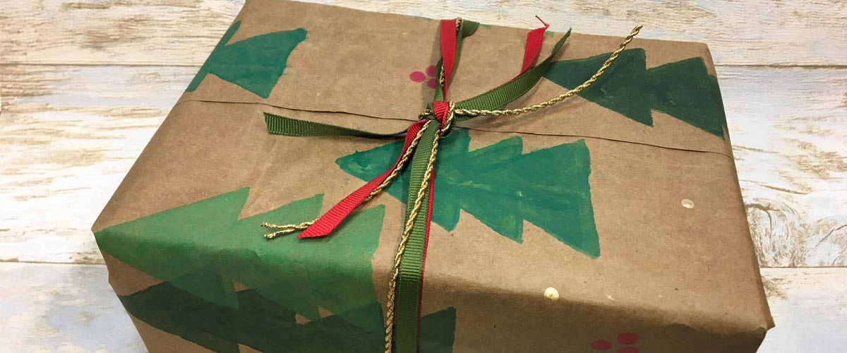 DIY Holiday Gift Wrap and Sustainable Crafting