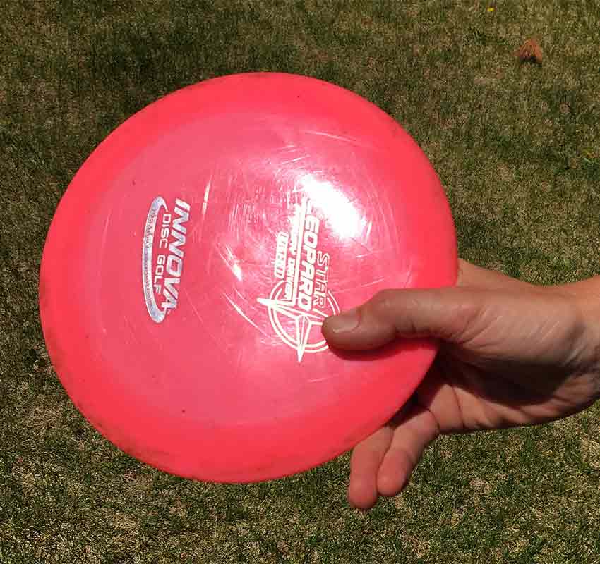top grip for forehand throw